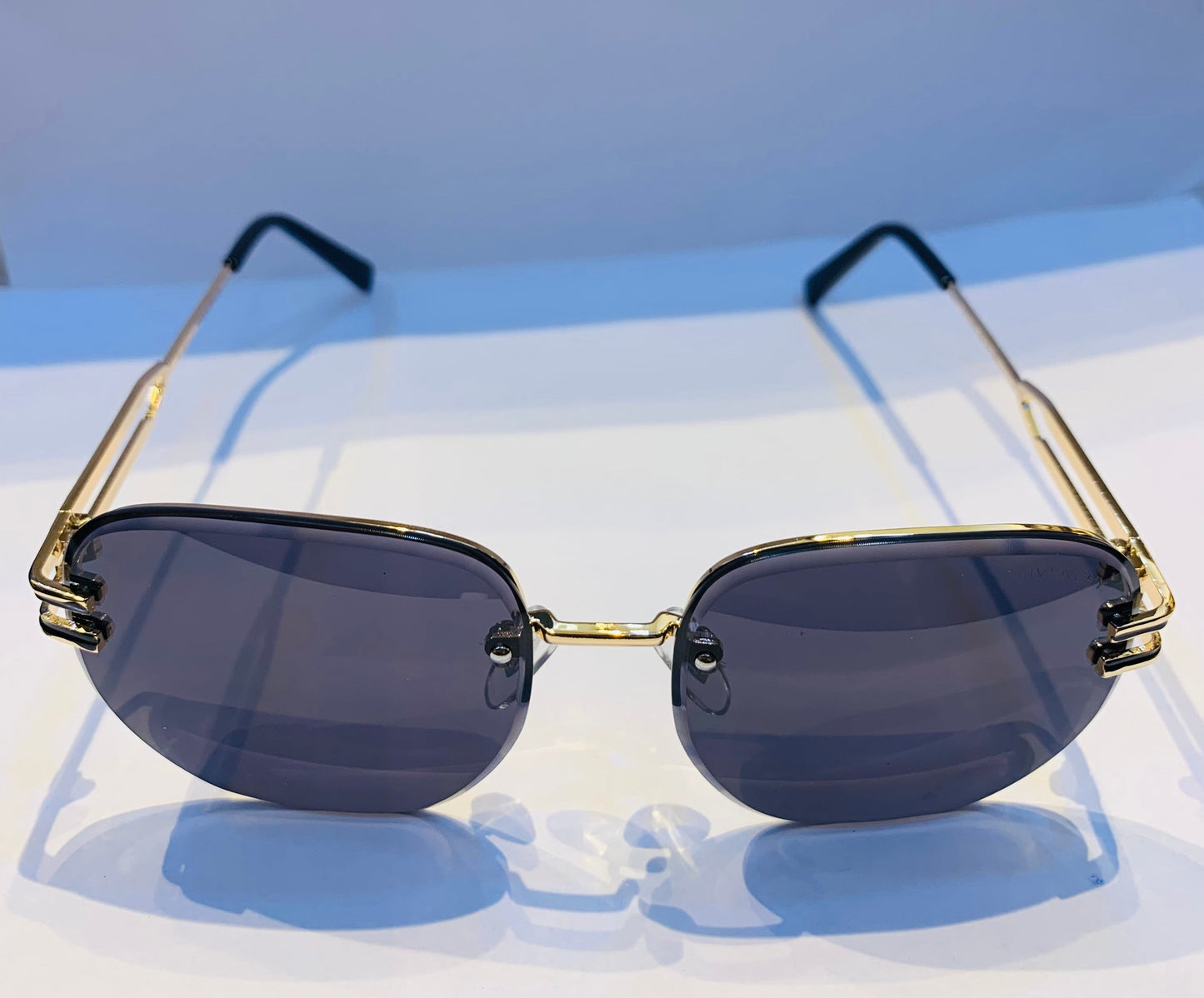 VIG Golden Frame Black Shade Unisex Sunglass WH440 58 15-145