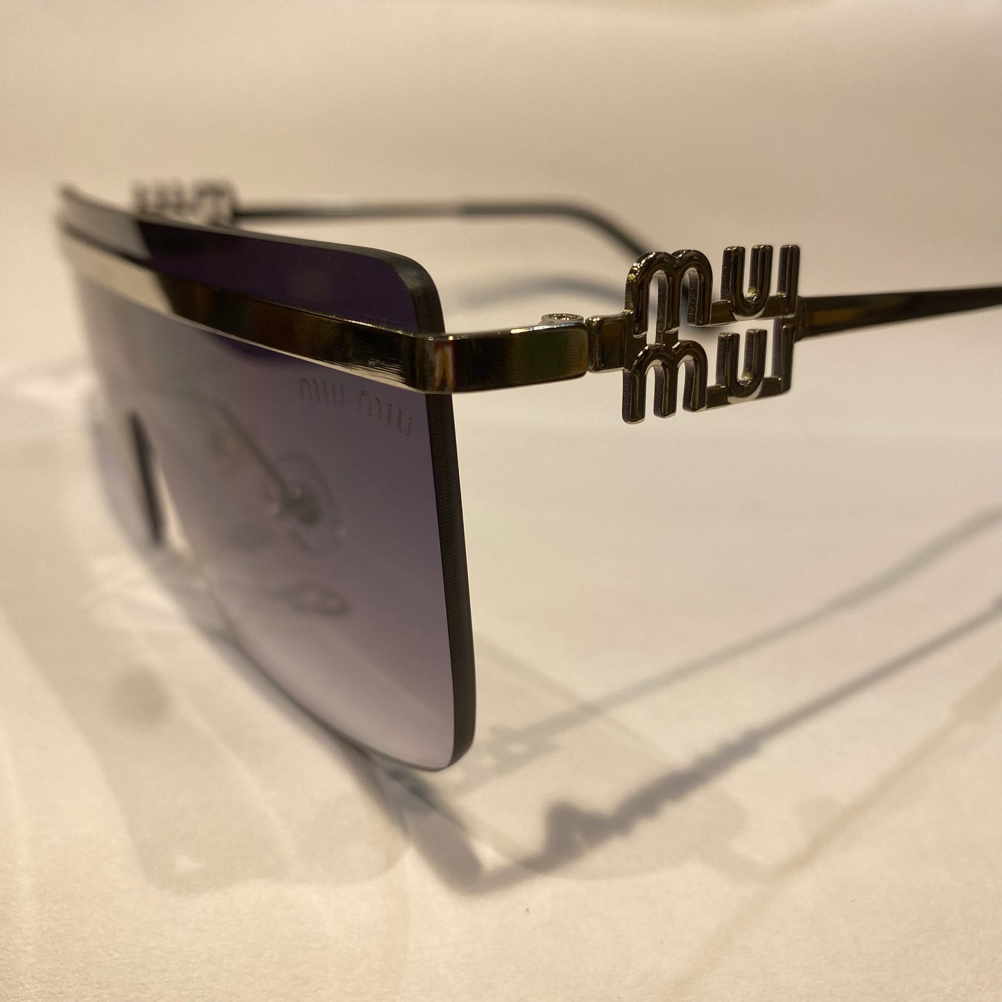 UIM Frameless Black Trancy Shade Silver Black Stick Unisex Sunglasses 98234 52 15 143