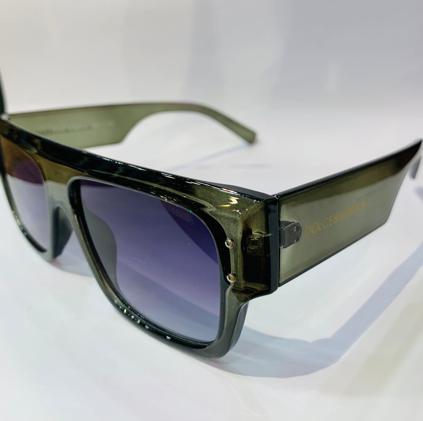 LOD Dark Green Trancy Frame Blue Shade Premium Quality Unisex Sunglass 27125 56 16-145