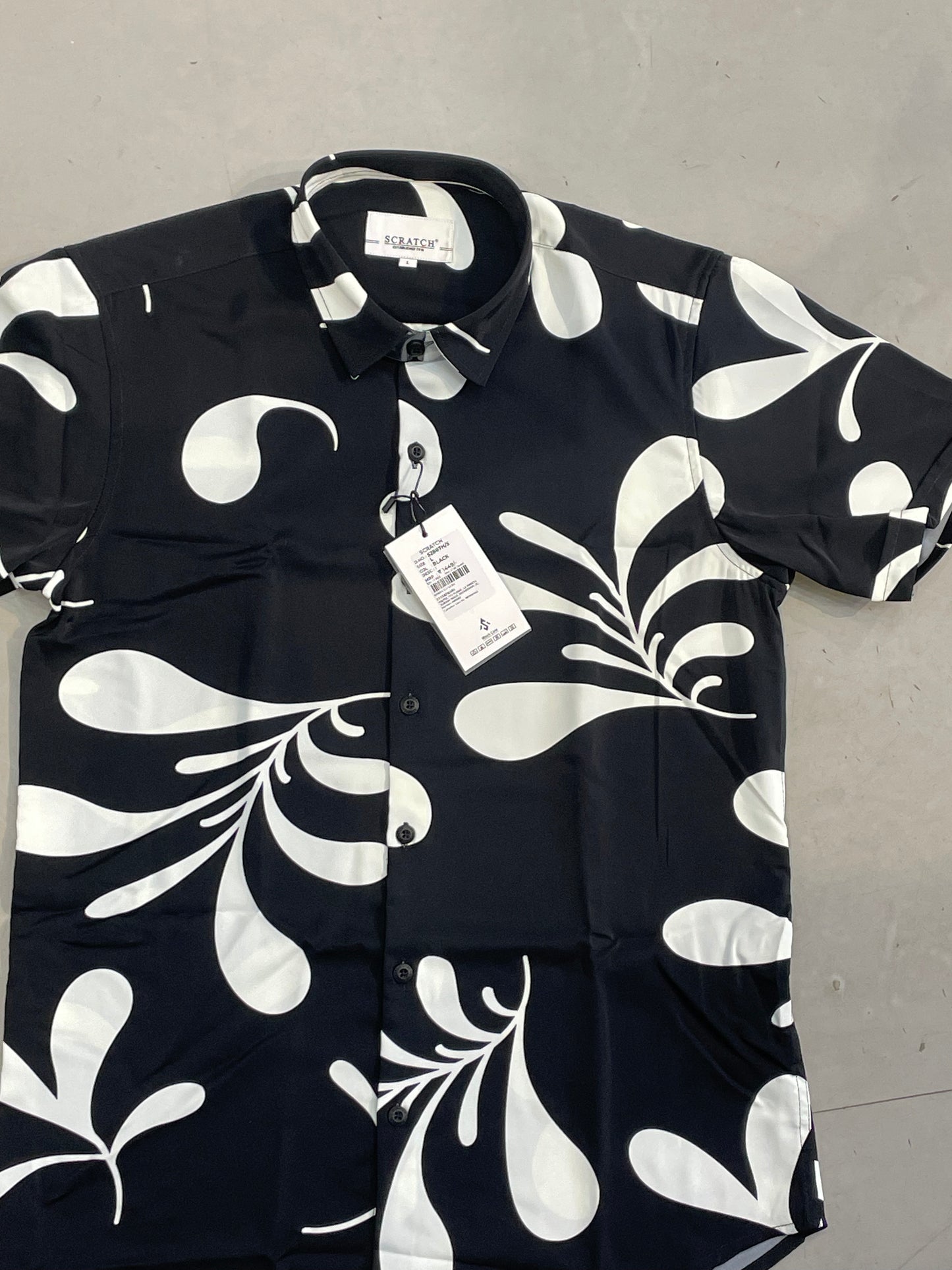 Scratch Black Colour White Leaves Print Half Sleeve Shirt S2887H/S