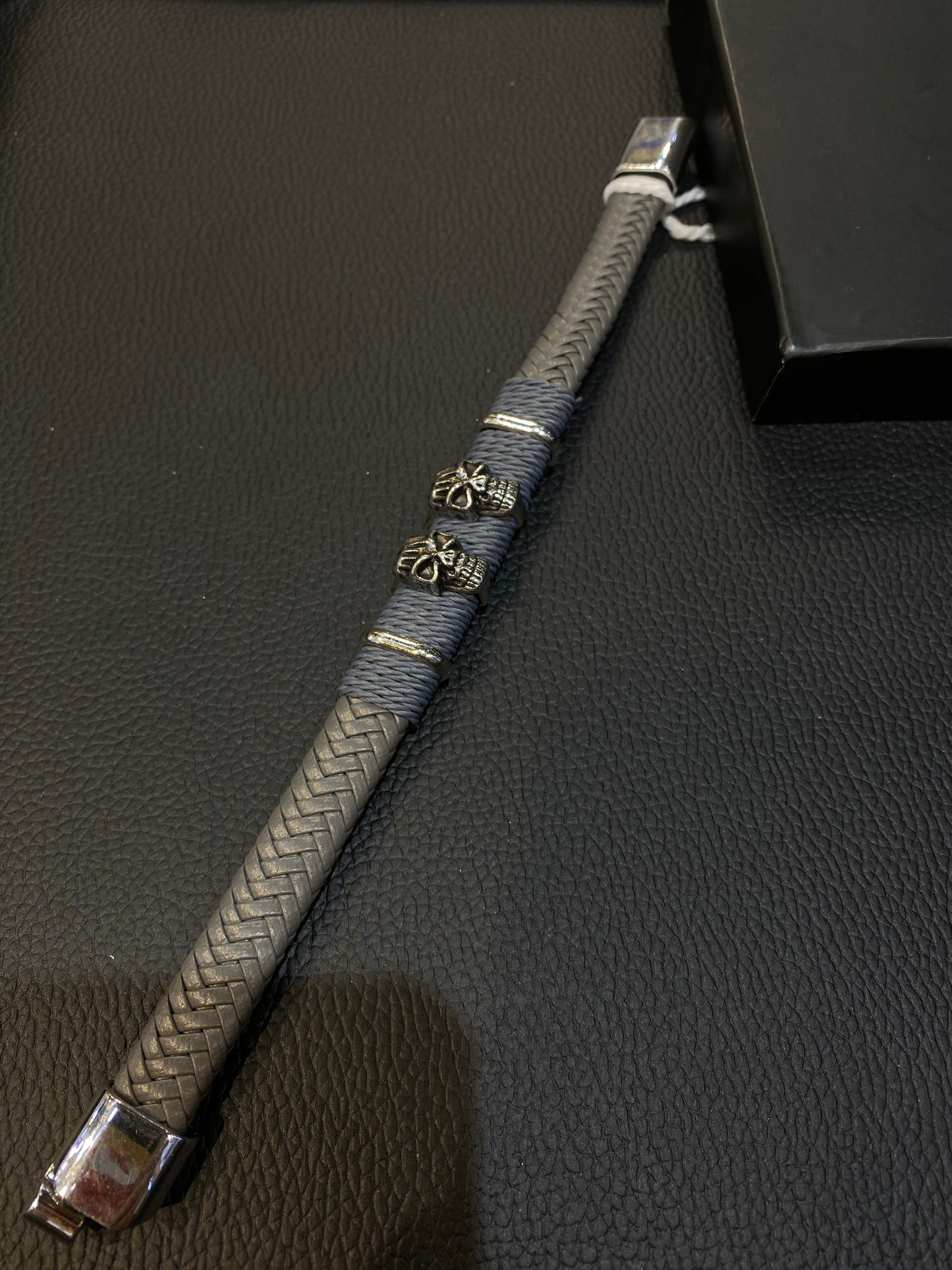 Grey Colour Unisex Leather Bracelet 987049