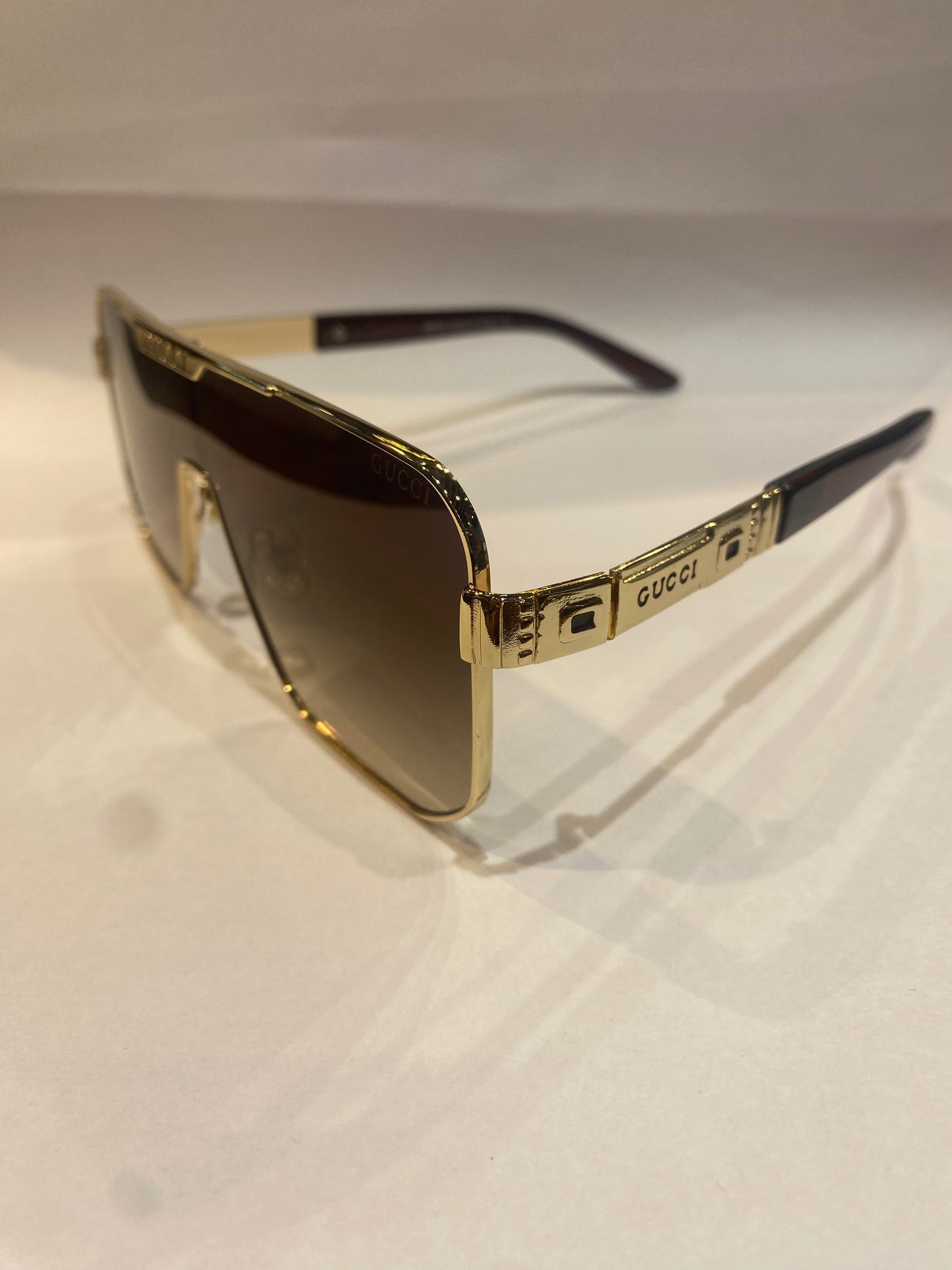 CUG GUC Gold Brown Frame Brown Shade Unisex Sunglass Yh132 56 17 145