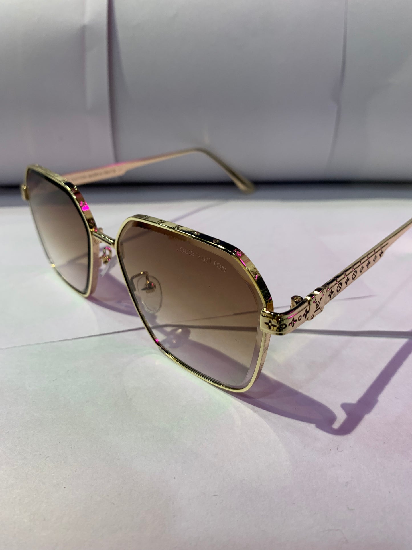 UOL Golden Frame Tan Trancy Shade Unisex Sunglasses 28741 59 14 140 C3