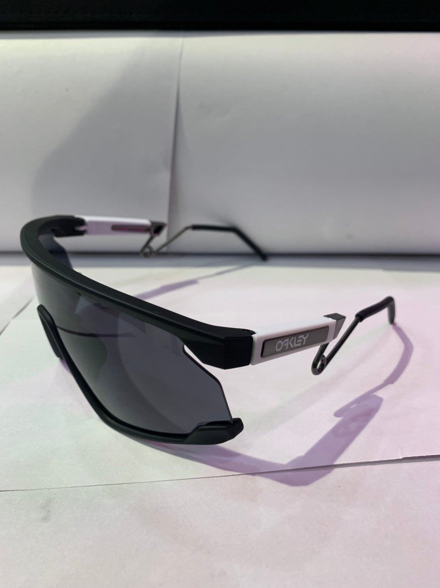 Kao Oak Black White Frame Black Shade Unisex Sunglass WT2958 54 17 140