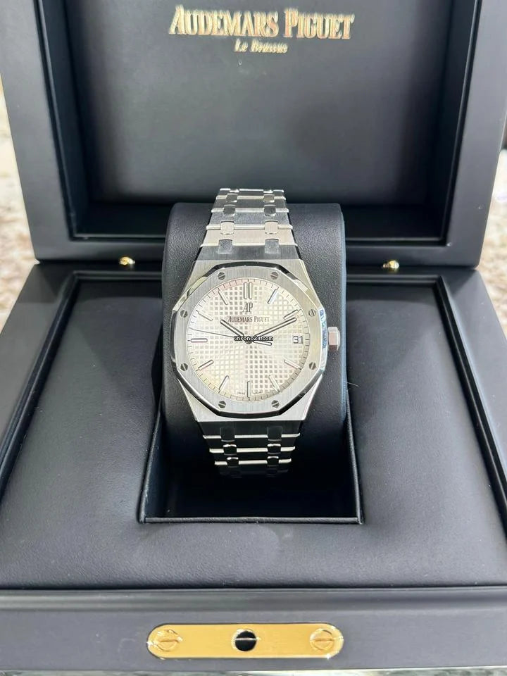 DUA Silver Chain m White Dial Chrono Working Mens Watch 180829