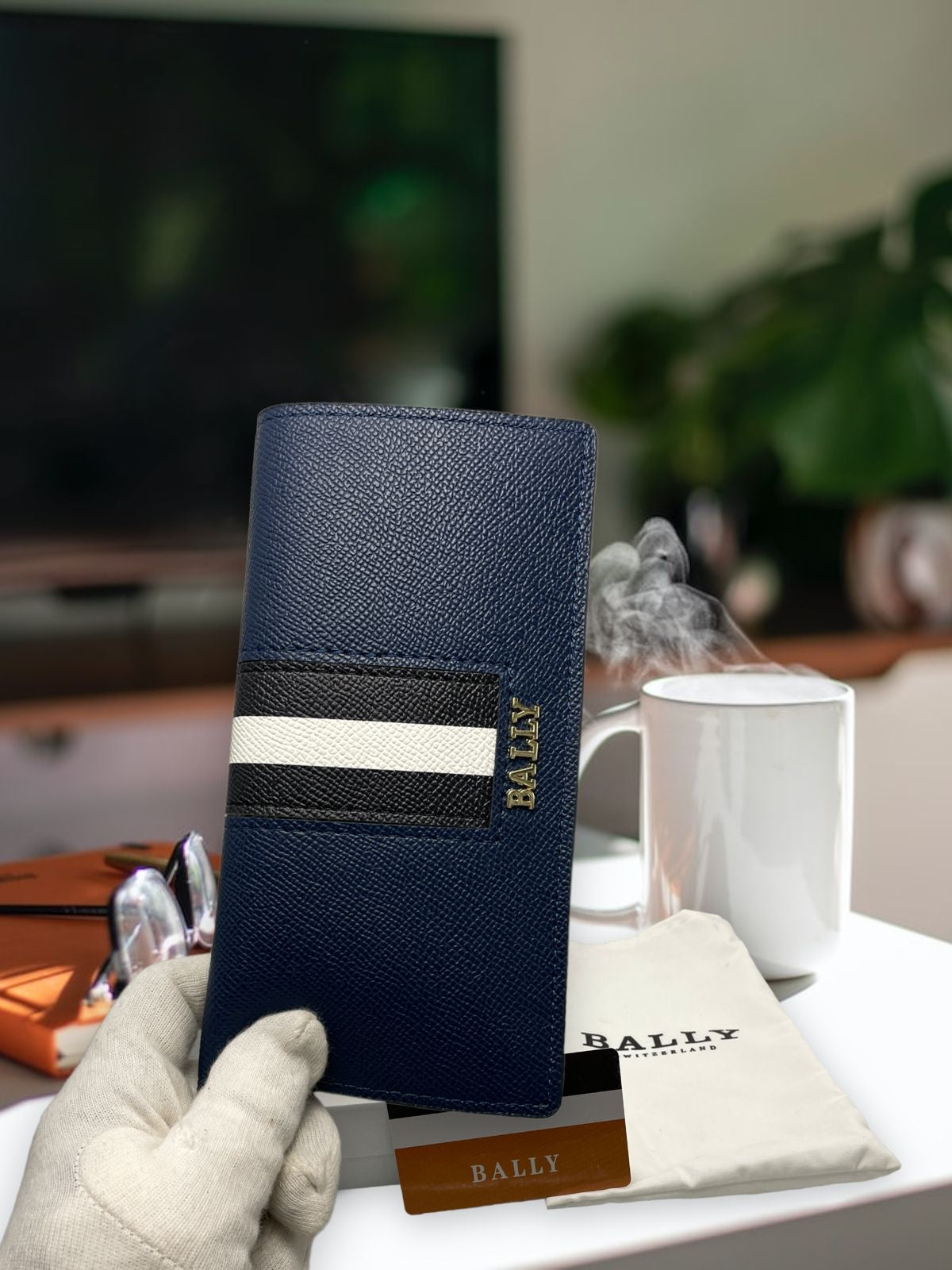 LAB Blue Colour Branded Luxury Italian Leather Long Wallet Model Silk Screen Apricot Snakes 62665013