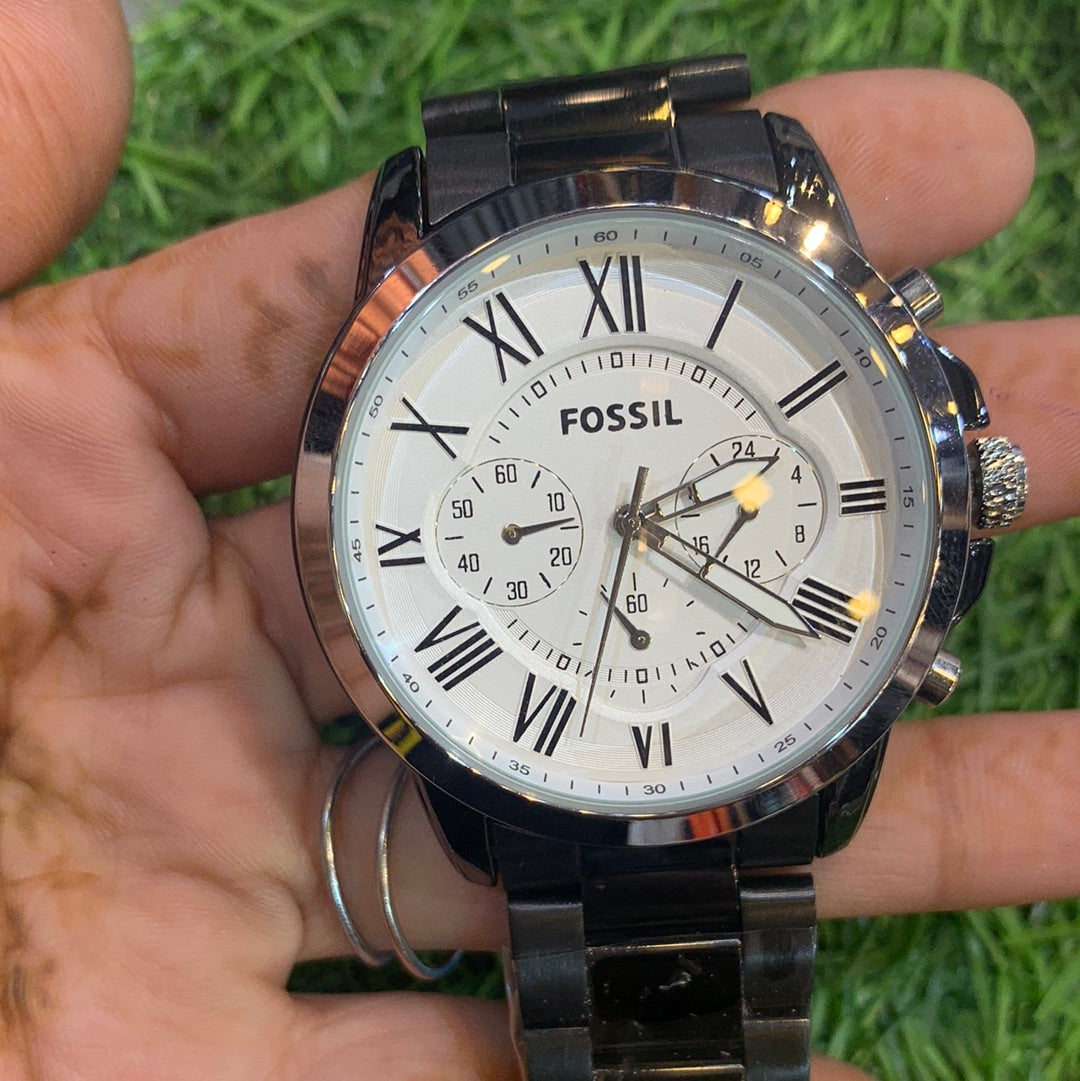 Black chain silver ring dial white dial Chrono working men’s watch
