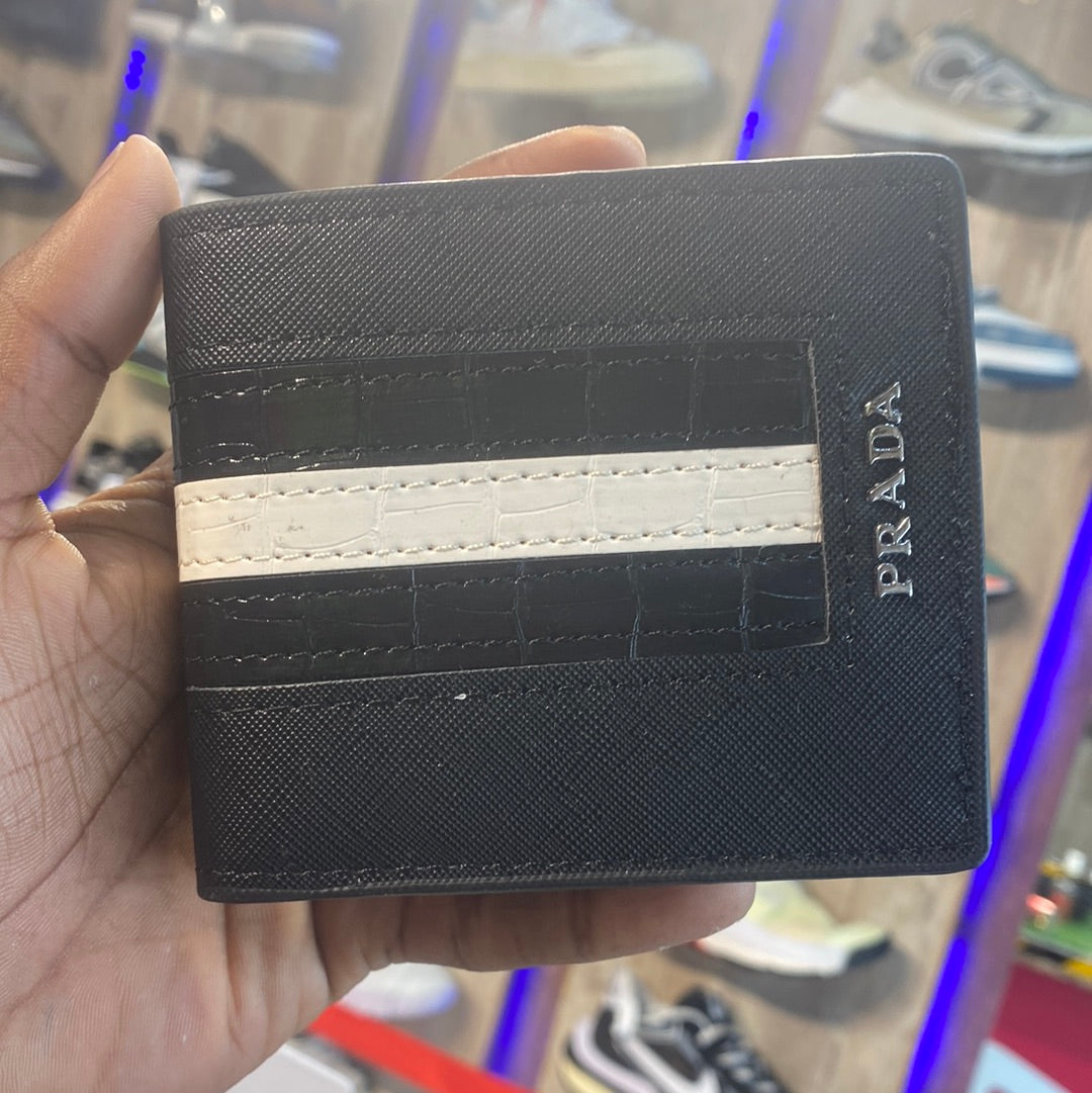 ARP Branded Luxury Italian Leather Wallet Model Black White Apricot 60223034