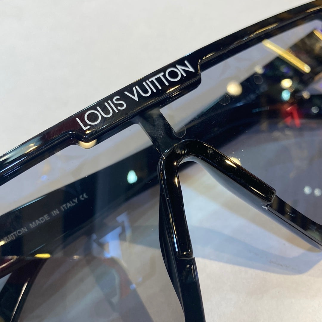 Black Printed Branded Wayfarer Luxury Sunglasses 81002 60 18-142