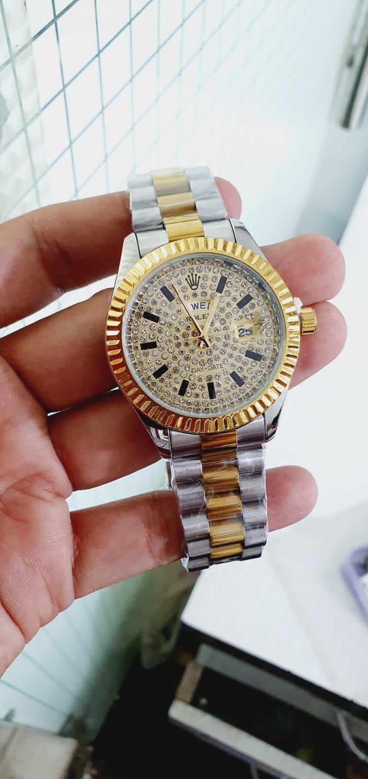 Lor Silver Golden Chain Golden Diamond Dial Day & Date Man Watch