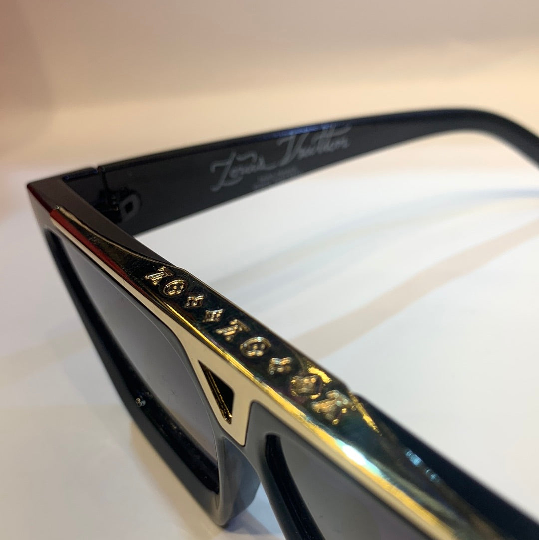 UOL VL Black Frame Black Shade Unisex Sunglass 21062 52 21-138