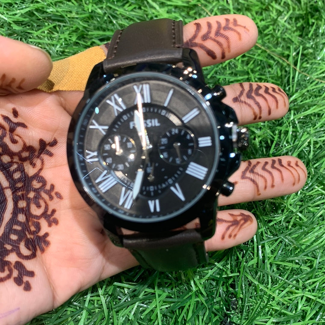 Sit brown strap black white dial Chrono working Men Watch
