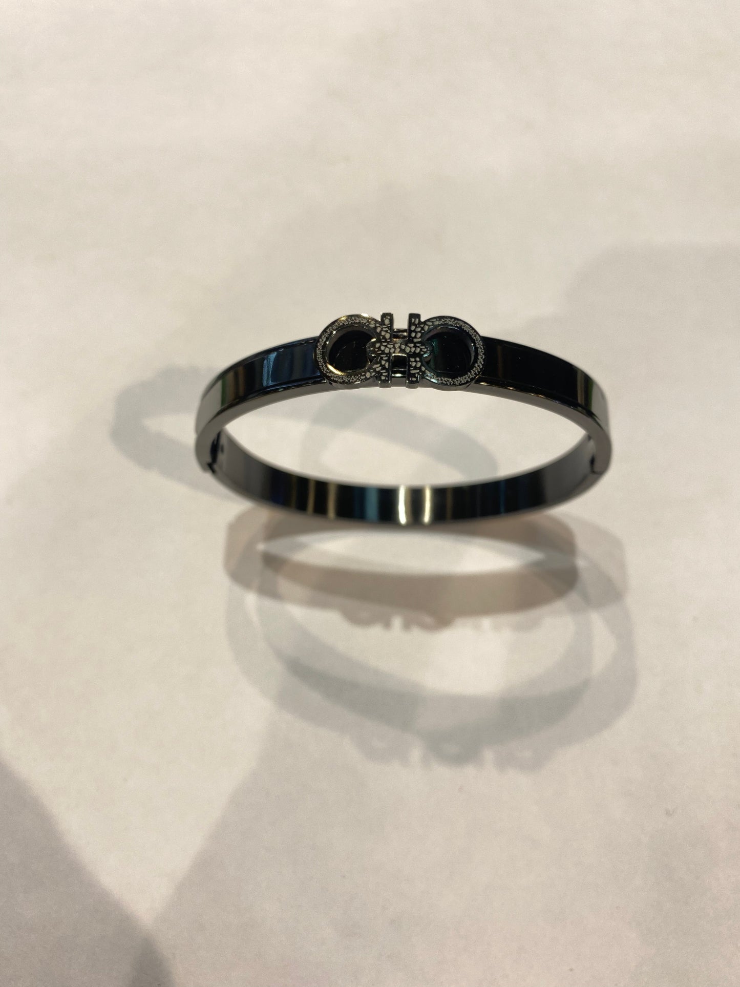 Black Colour Far Heavy Quality Bracelet 199911