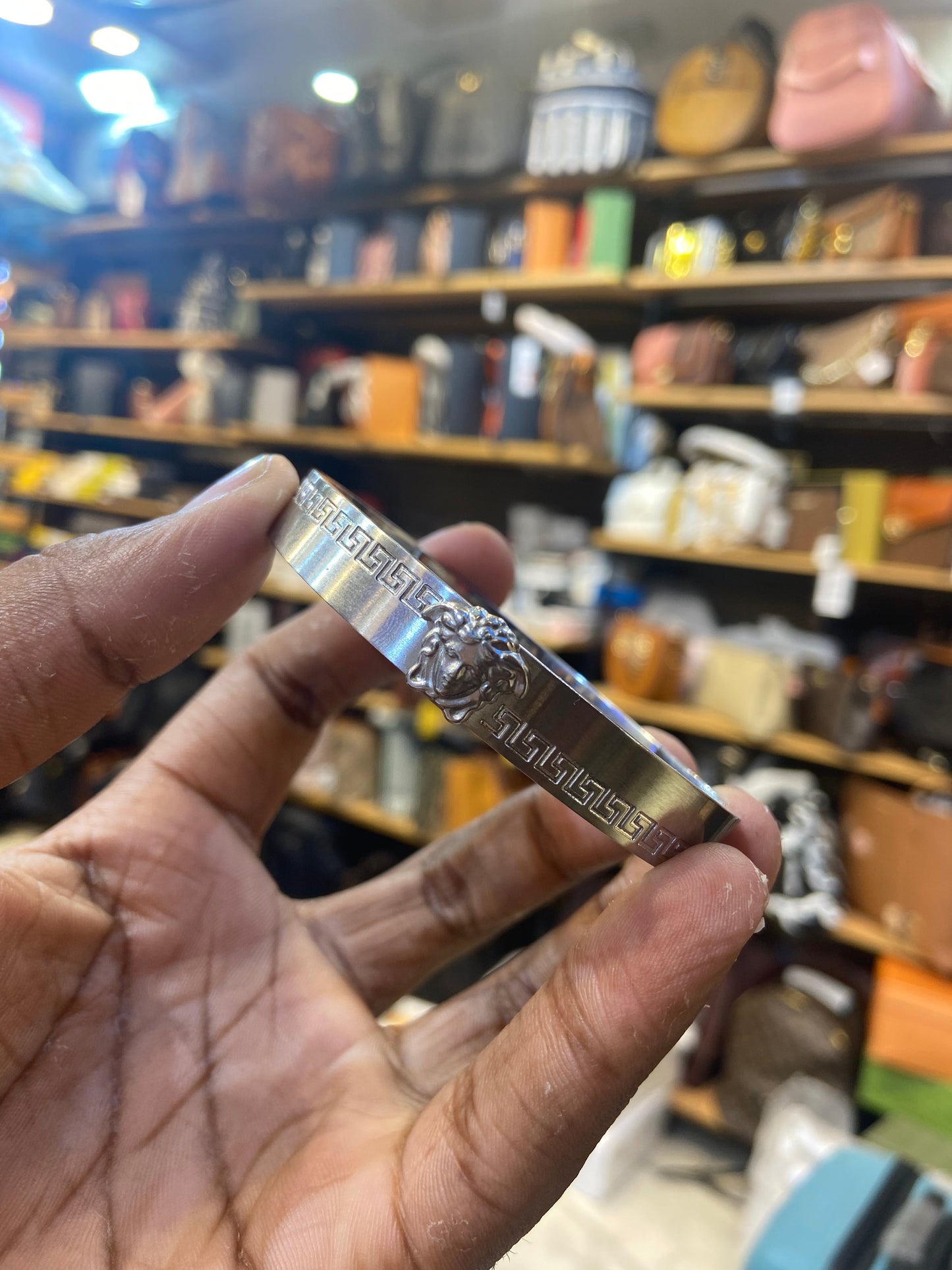 Ver Sliver Color Premium Luxurious Men's Bracelet Bracelet With Fine Finishing For Unisex 502328