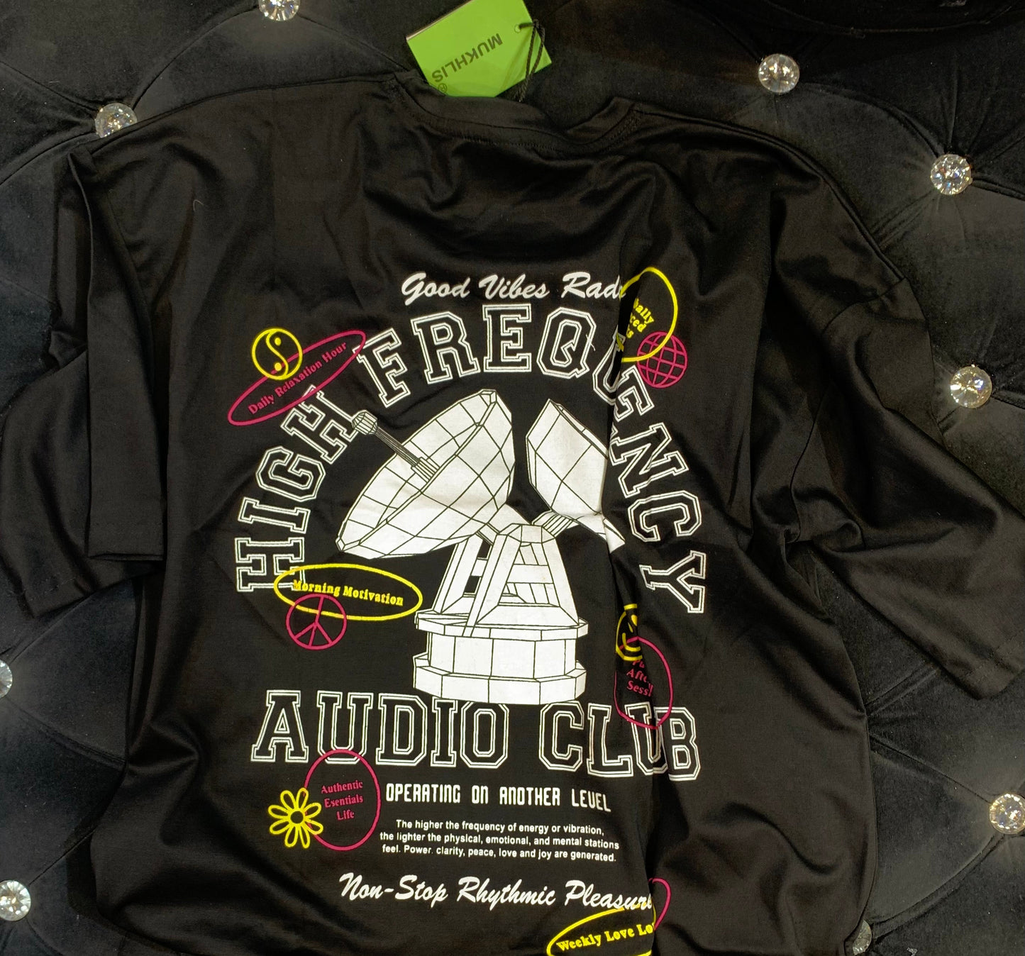 Mukhlis Black Colour With Good Vibes Radio Back Print Drop Shoulder TShirt 108603