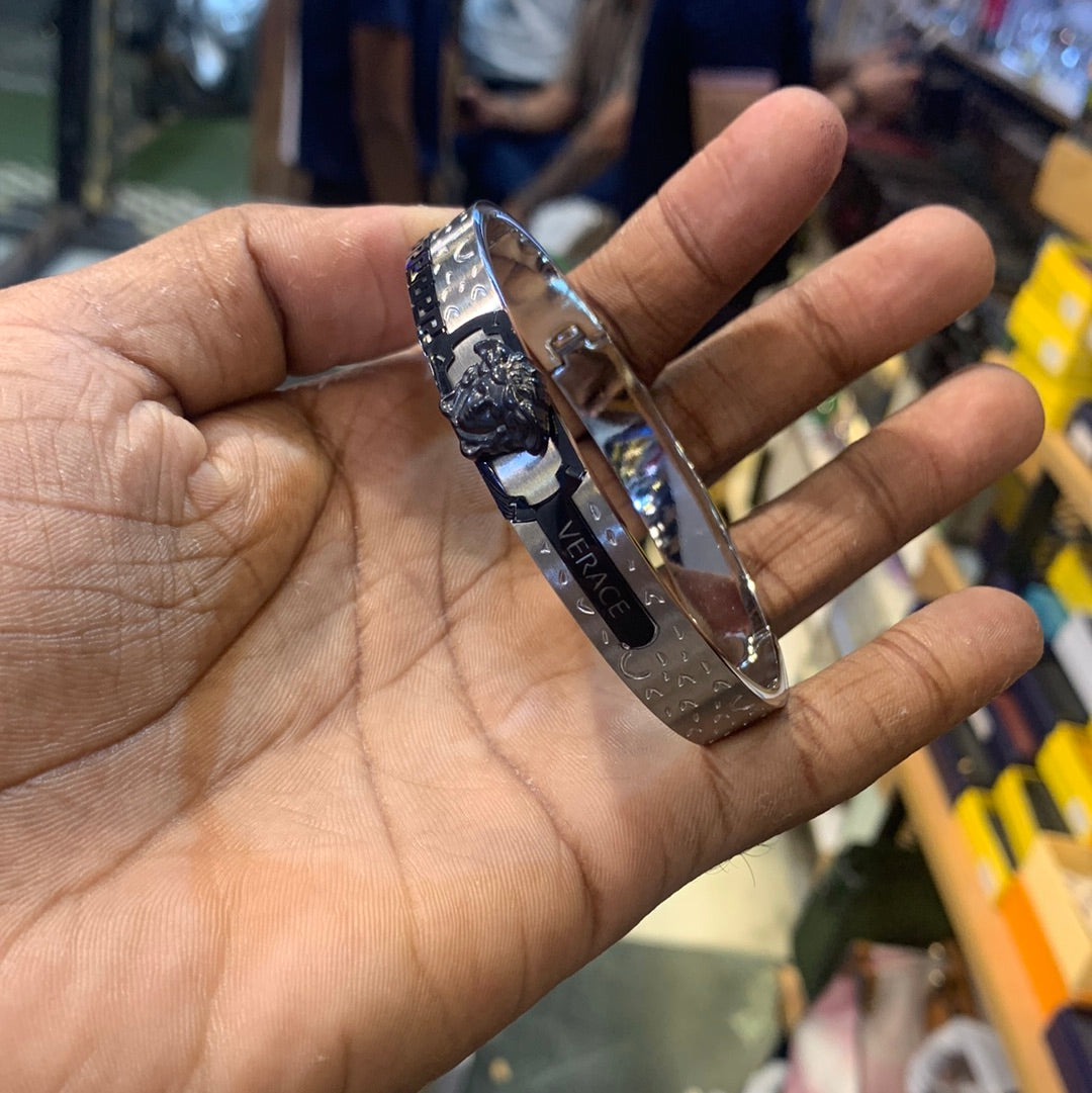 VER Sliver Black Design Chain Bracelet Men 502356