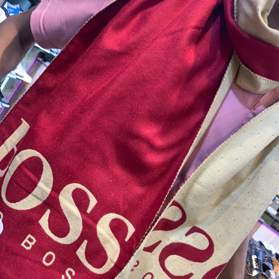 Maroon cream muffler