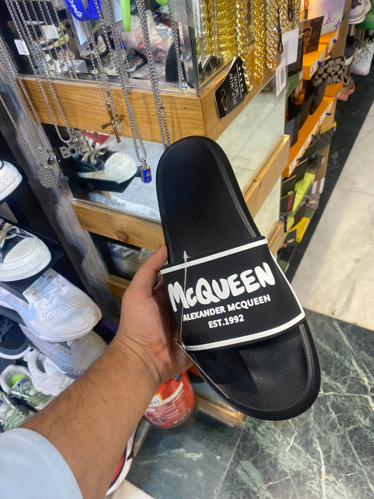 QCM MCQ Black Colour Slipper 987212