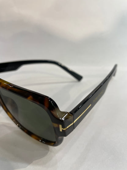 MOT TOM Leopard Frame Green Shade Unisex Sunglass SUN2036