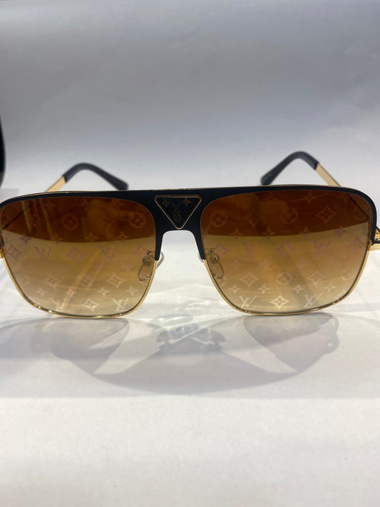 UOL Black Golden Frame Brown  Shade Sunglass 2076 52 18 142