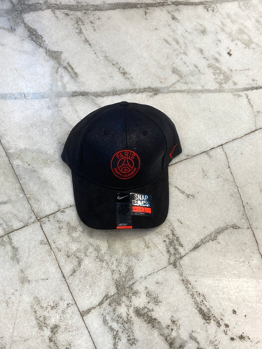 Nik Kin Black Glitter Cap Colour Red Paris Logo embroidery 2913