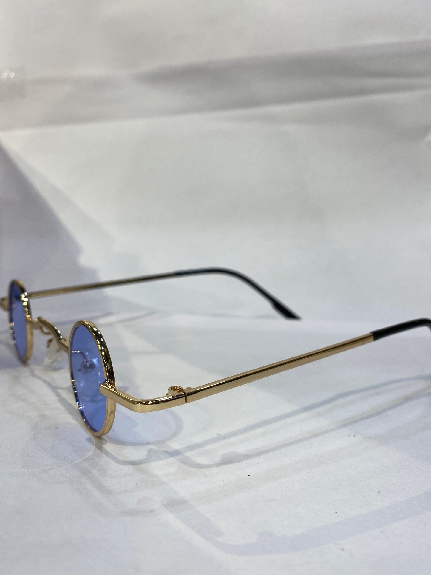 EMO Golden Frame Blue Shade Premium Quality Unisex Sunglass 674 28 39 138