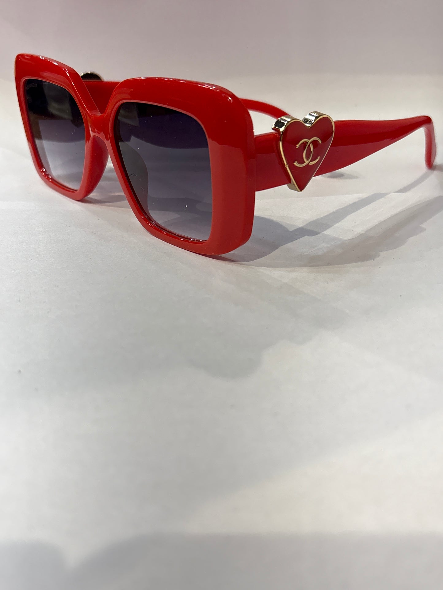 Cha Ahc Red Frame Black Shade Unisex Sunglass 55185417-142