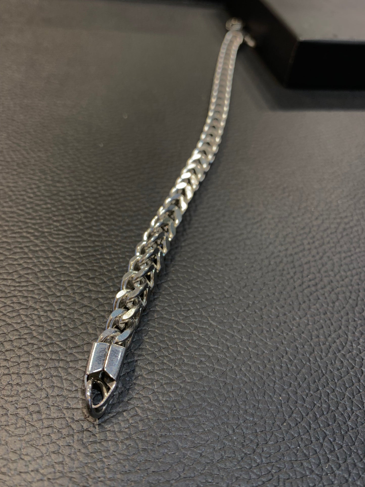 Silver Colour Unisex Chain Bracelet 987027