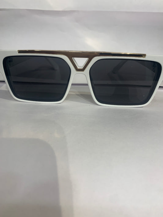 UOL White Frame Black Shade Unisex Sunglasses 1984 52 18 145
