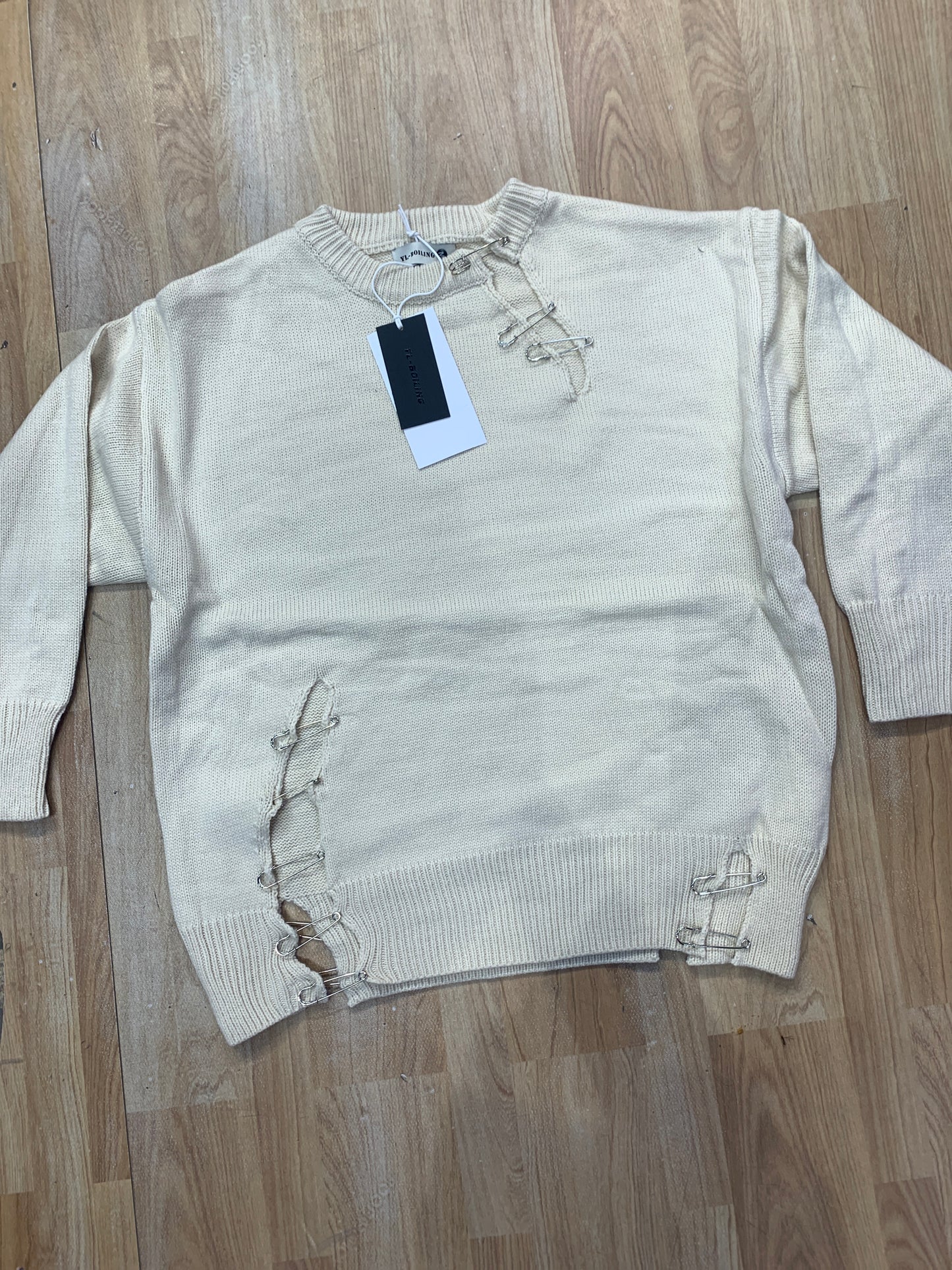 Important Ripped Crew Neck Knit Sweater Loose Fit White Colour K9076