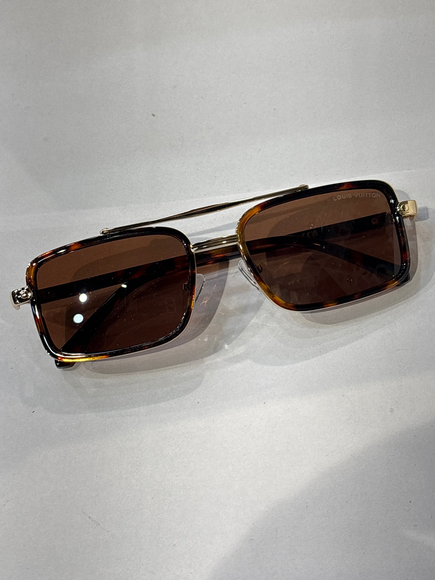 Uol Gold Leopard Frame Brown Shade unisex Sunglass ZS983355018-145