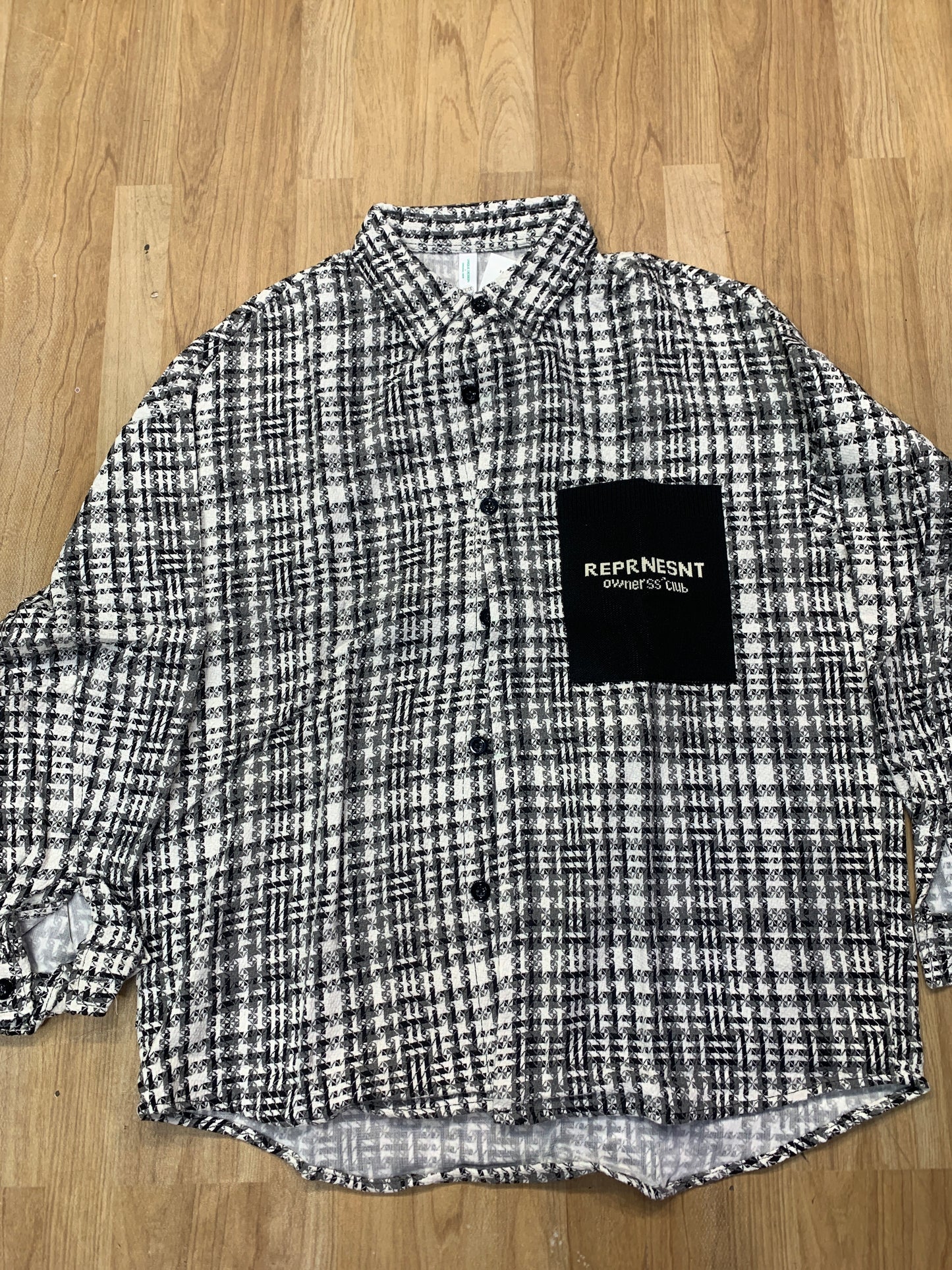 Important Shecket  White Black 2398