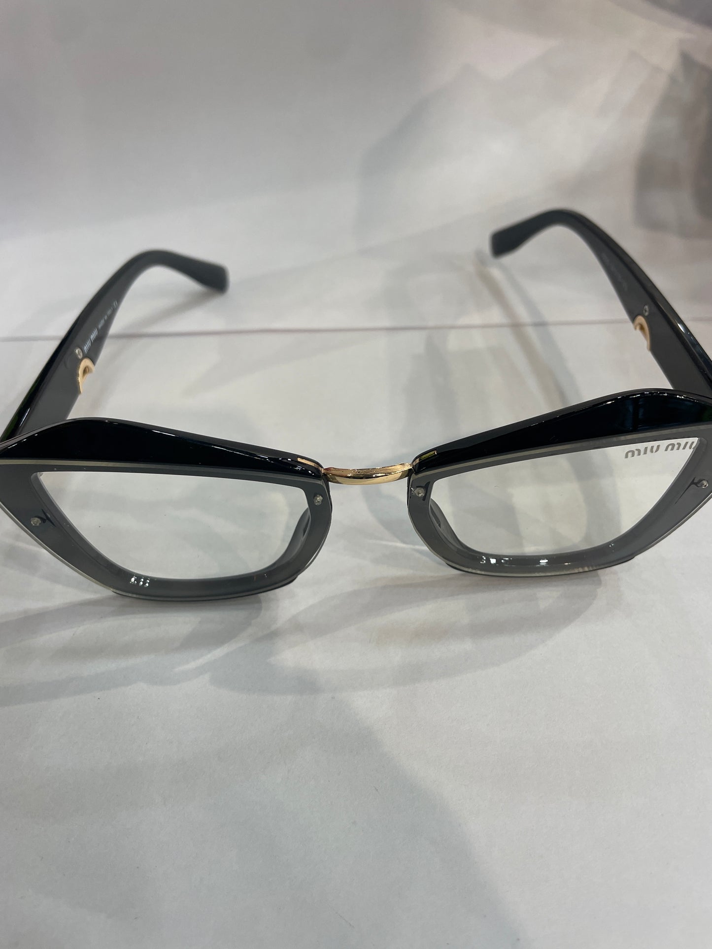 UIM MIU Black Frame Trancy Shade Sunglasses 8820 64 15 143