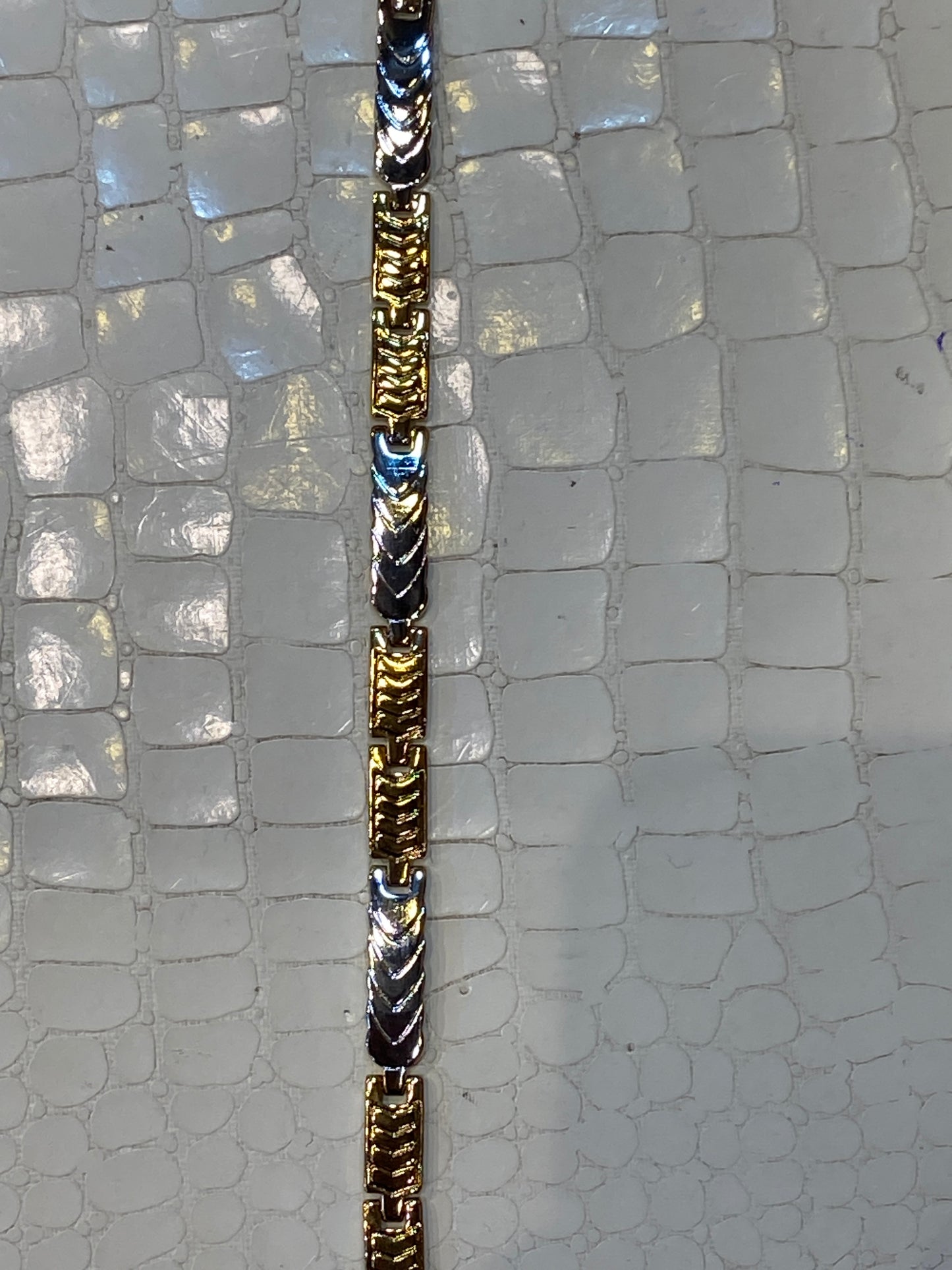 Imported Golden Metal Designer Unisex Bracelet 988473