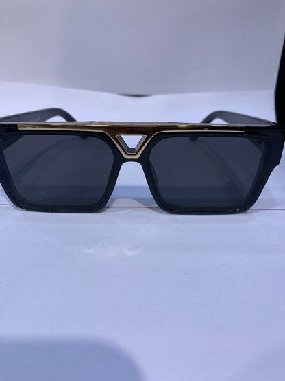 UOL Black Frame Black Shade Unisex Sunglasses 1984 52 18 145