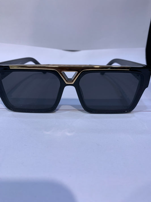 UOL Black Frame Black Shade Unisex Sunglasses 1984 52 18 145