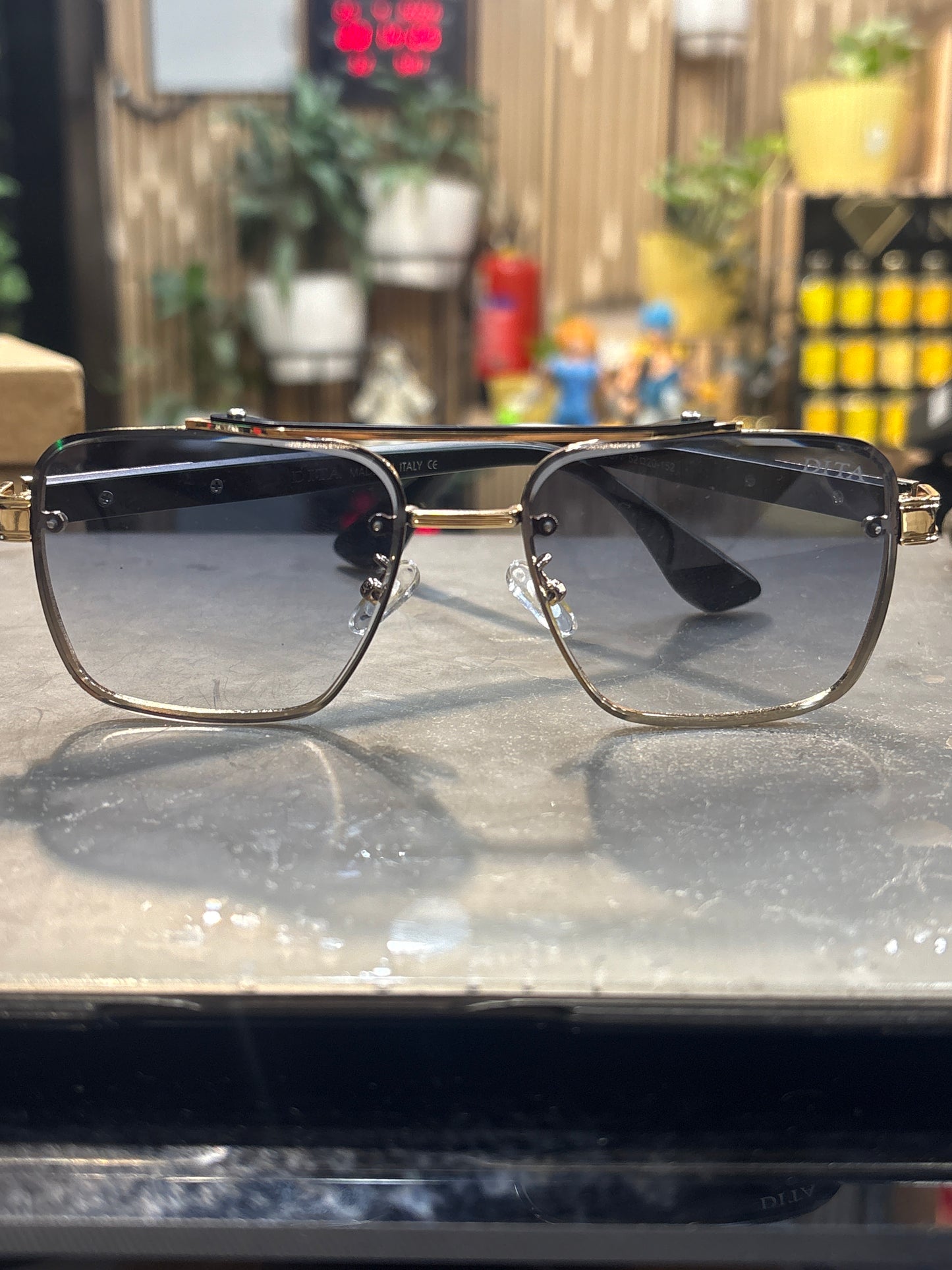 TID Gold Frame Black Stick Blue Transi Shade Sunglass 5G77 52 20-152