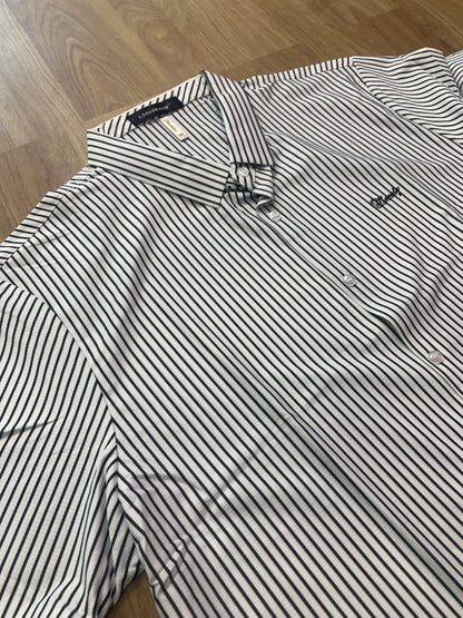 GABBDKEGW  White Colour Black Lining Manaly batch Shirt 9082