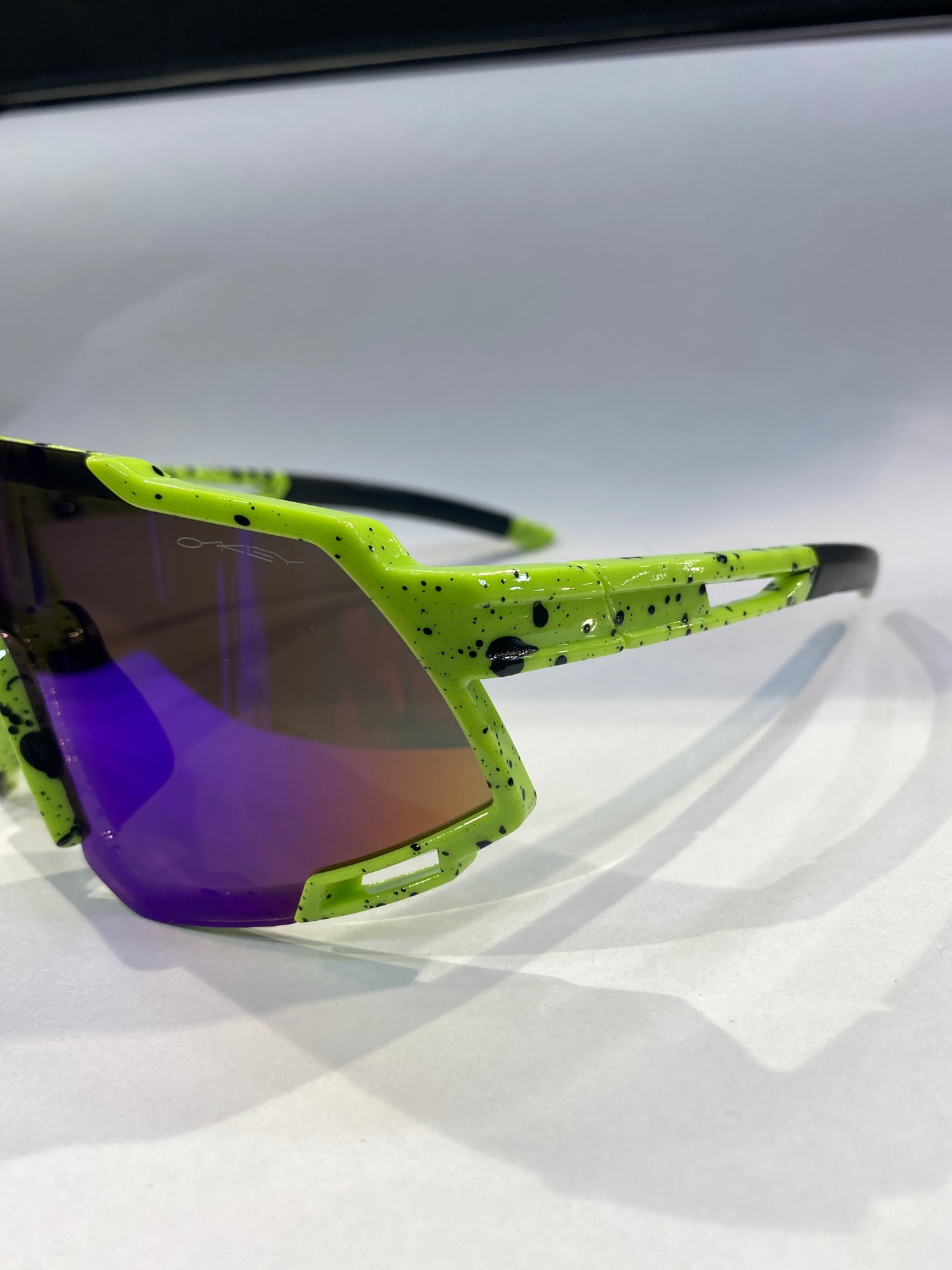 KAO OAK Green Frame Blue mercury Shade Unisex Sunglass XM 6805