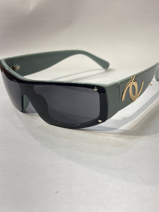 Ahc Cha Sea C Green Frame Black Shade Unisex Sungless Sun042