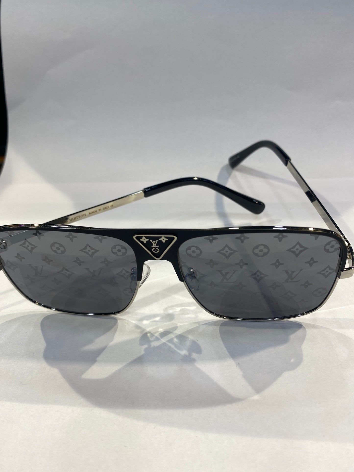 UOL Black Silver Frame Black mercury Shade Sunglass 2076 52 18 142