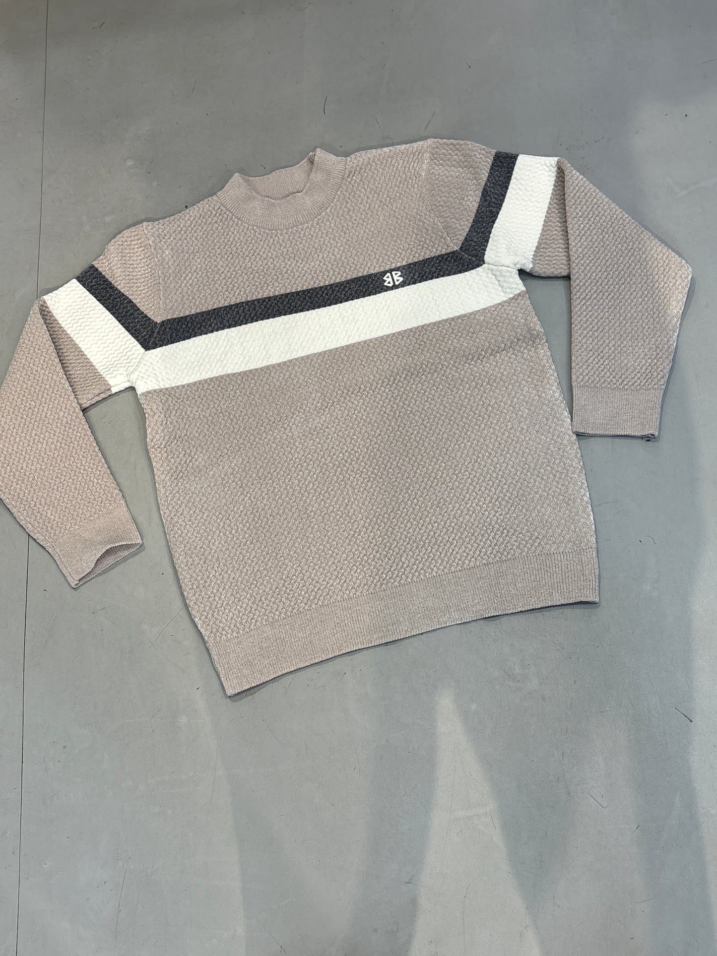 BB Print Beige Cream Grey Colour Full Sleeve Sweatshirt 2506