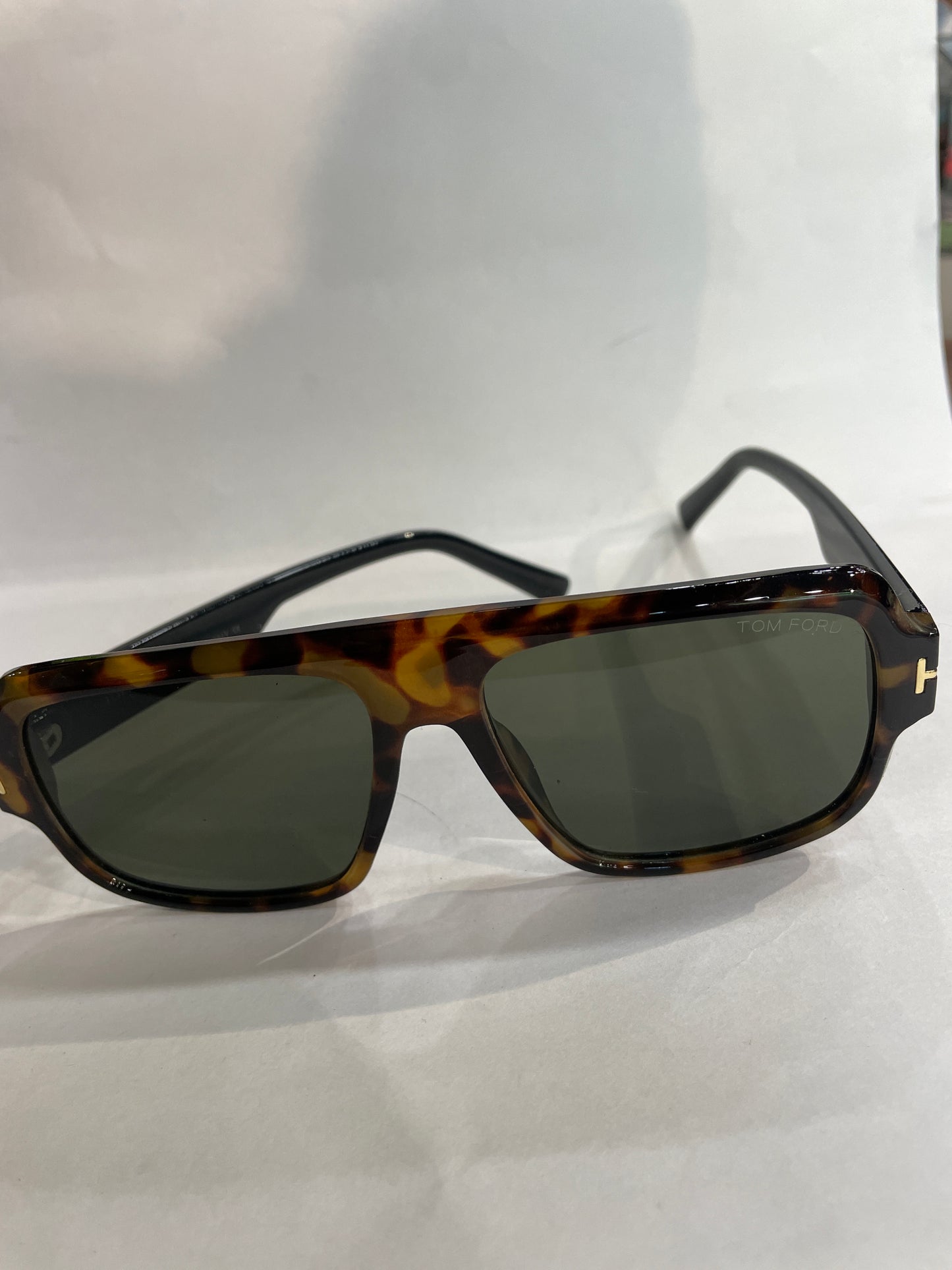 MOT TOM Leopard Frame Green Shade Unisex Sunglass SUN2036