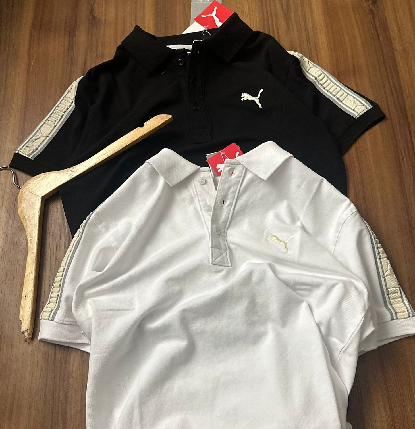 MUP White Colour With Shoulder Embroidery And front Logo Coller Tshirt 65111