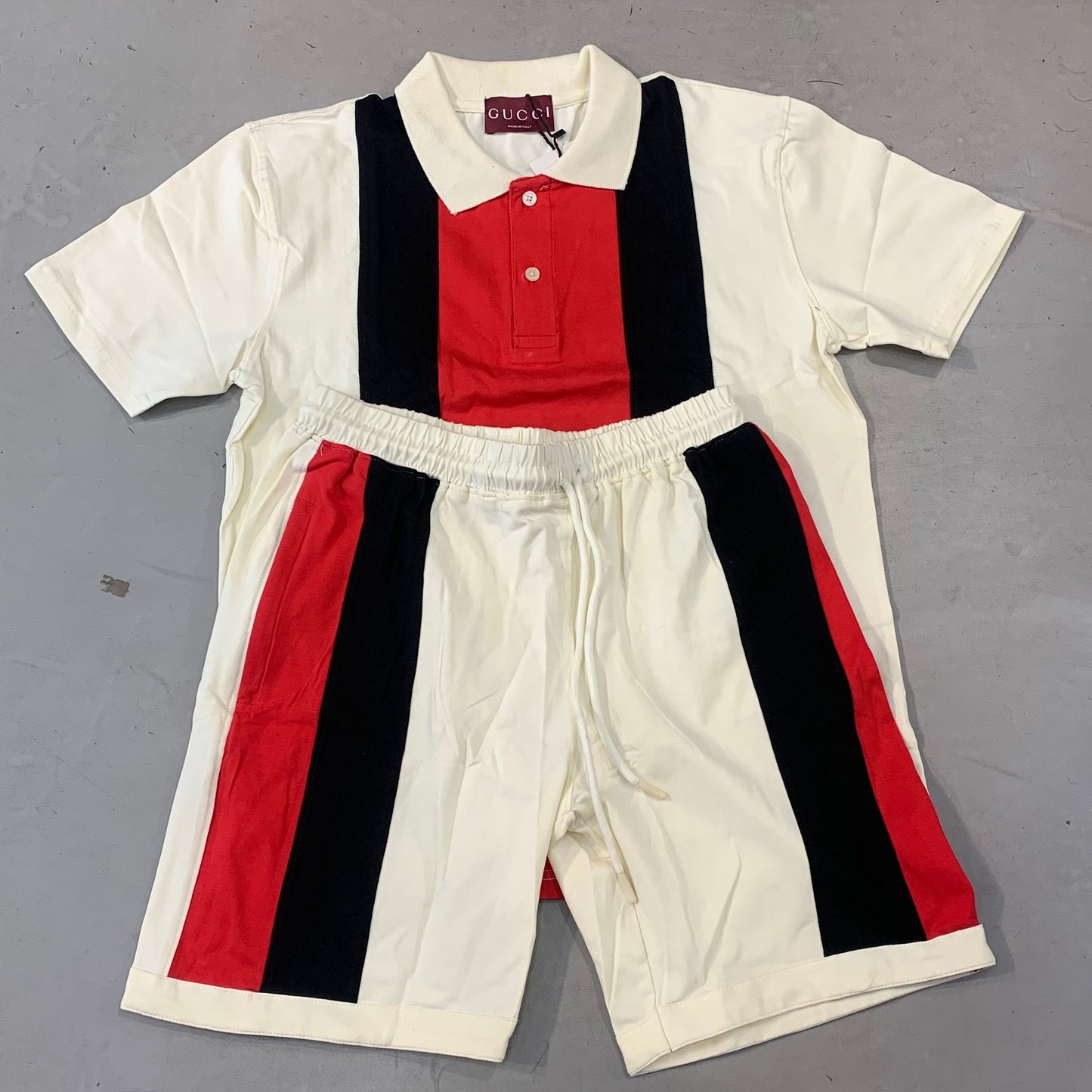 CUG GUC Cream Colour Black Red Stripe Coller T Shirt With Shorts Coord Set 990337