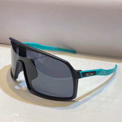 Eko Black Frame Trancy Black Shade Unisex Sports Sunglasses 009406 60 18-140
