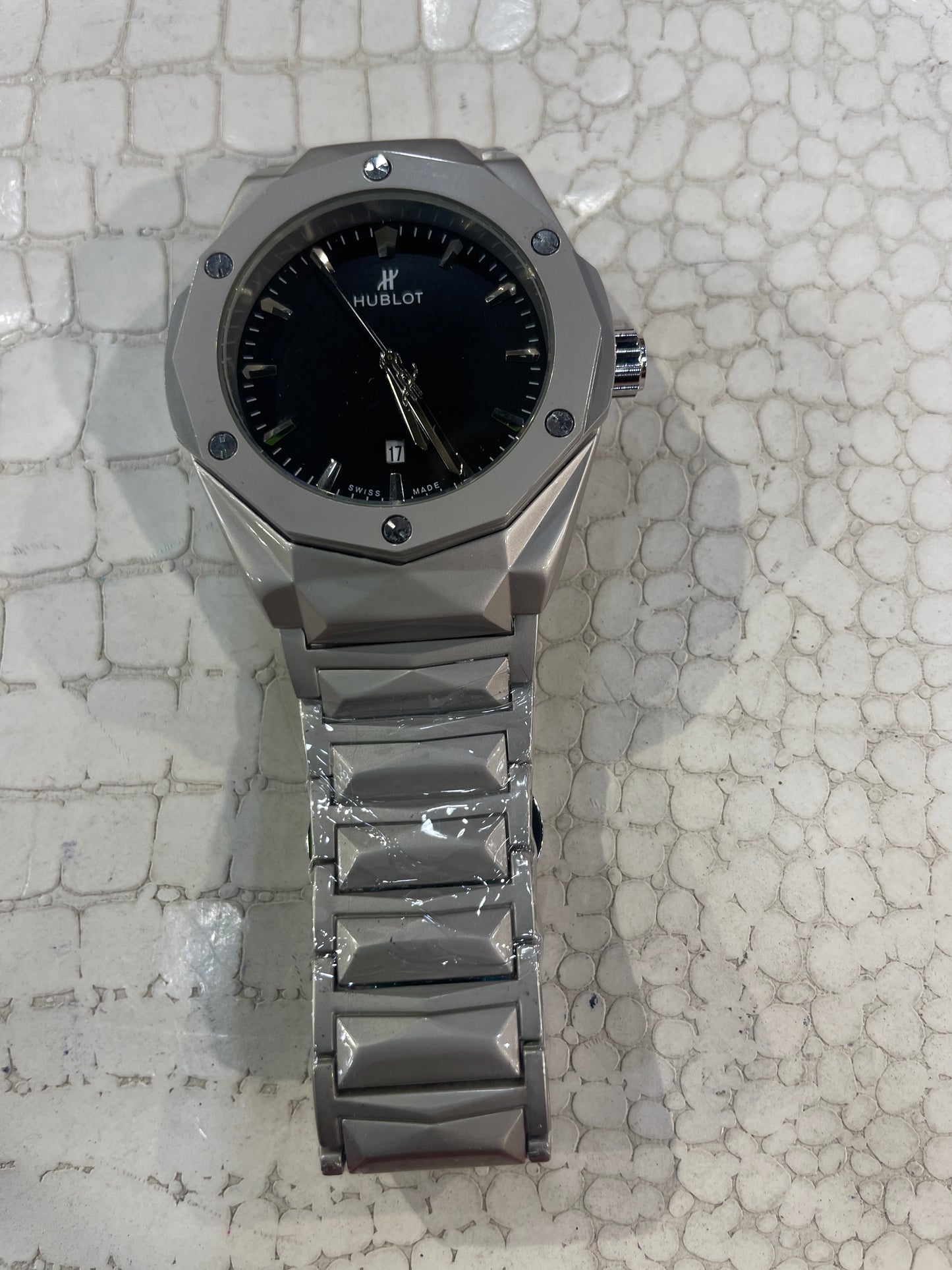 BUH HUB Silver Chain Black Dial Premium Quality Men’s Watch 990984