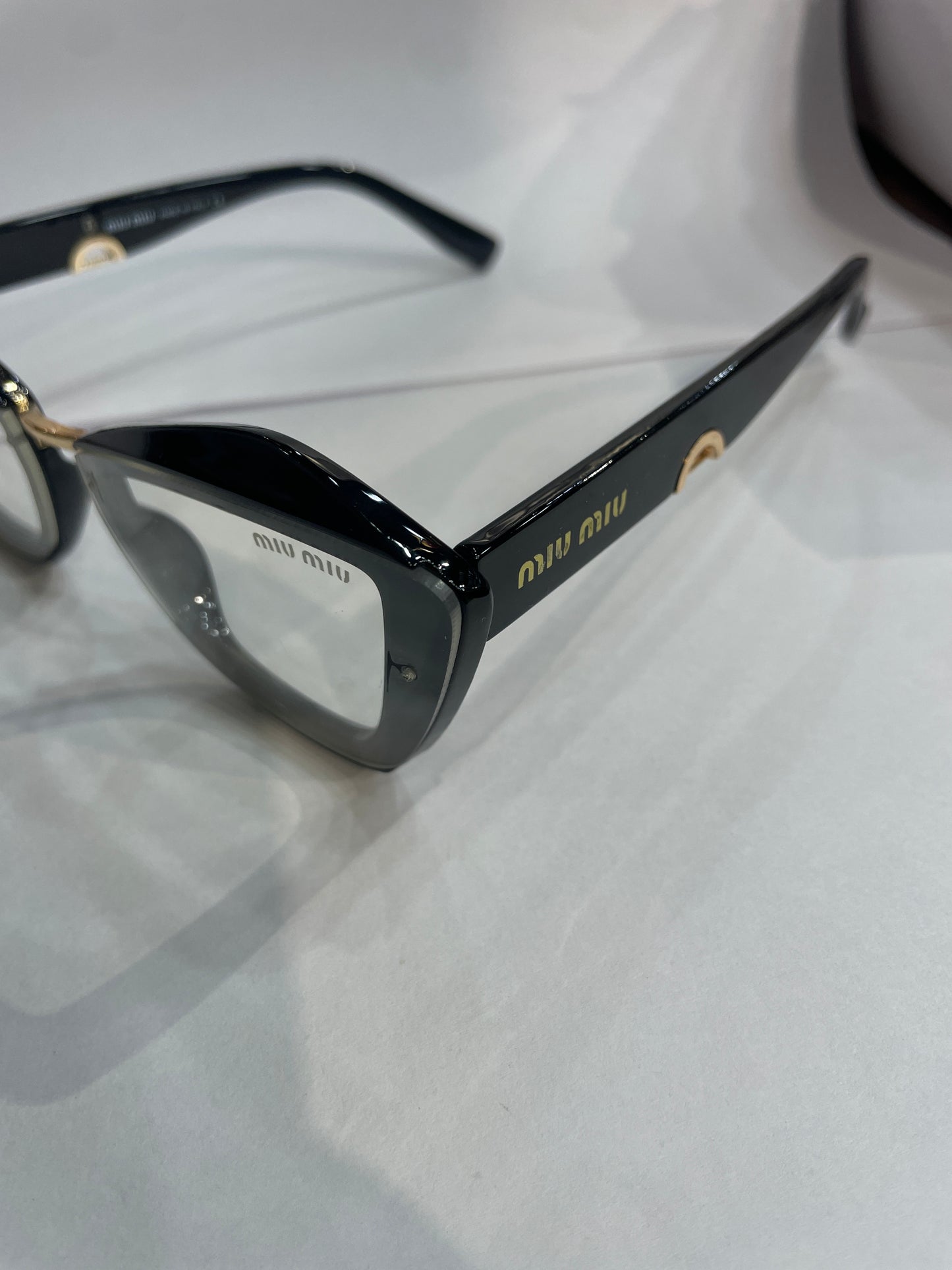 UIM MIU Black Frame Trancy Shade Sunglasses 8820 64 15 143