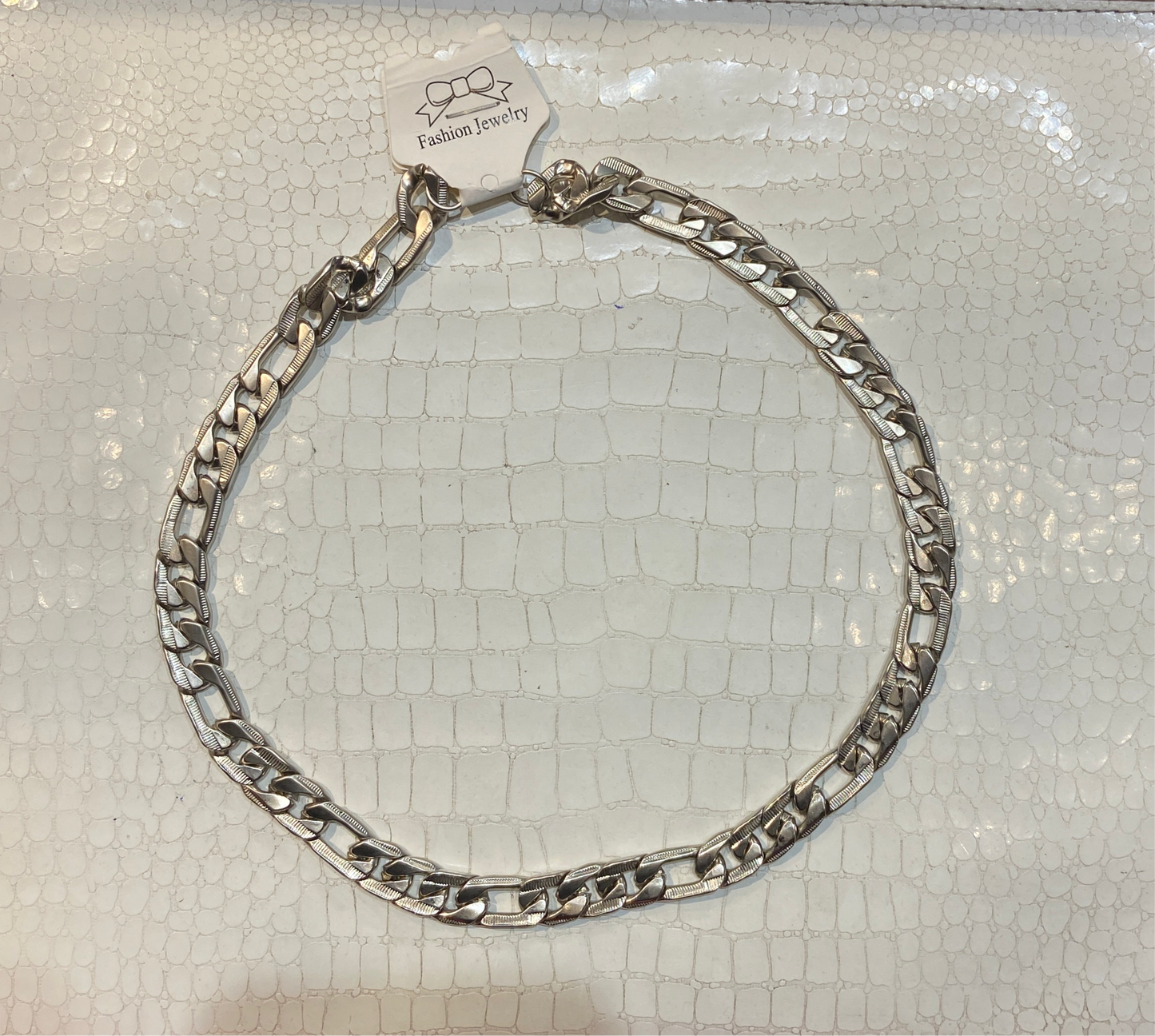 Imported Metal Matt Finish Unisex Neckchain 988461