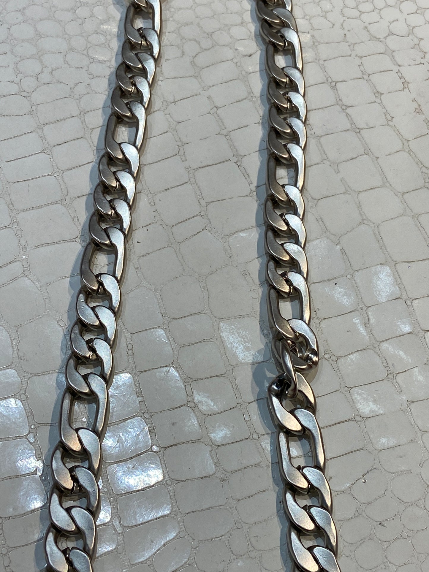 Imported Metal Matt Finish Designer Unisex Neckchain 988474